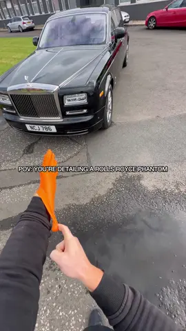 POV: Detailing a £450,000 Rolls Royce Phantom🧏🏻‍♂️ #rollsroyce #satisfying #asmr #detailing #rollsroycephantom #satisfyingvideos #cleaning @Monster Energy @Rolls Royce @Palladium Exec Hire 