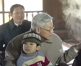 Trong suốt quá trình công tác, dù ở cương vị nào, Tổng Bí thư Nguyễn Phú Trọng vẫn luôn khiêm nhường, giản dị, gần gũi với Nhân dân.#nguyenphutrong #tbtnguyenphutrong #vietnam 