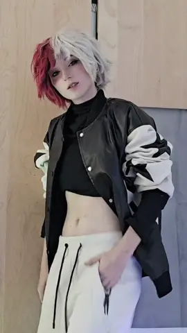 the scar isnt wrong, I'm filming in the mirror 🫶  #todoroki#todorokicosplay#mha#mhacosplay#cosplay#bnha#bnhacosplay#vigilantedeku#fyp#dance#viral 