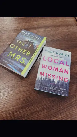 Book signing 📖 #marykubica #localwomanmissing #bookish #booktoker #bookclub 