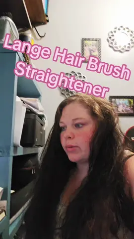 Calling all ladies! Do you want to straighten your hair quick or have a kid that wants too but you don't want them to get burnt with a flat iron? Sang this beast up♡ #hairbrushstraightener #lange #hairproducts #SAHM #TikTokLIVE #LIVEhighlights 