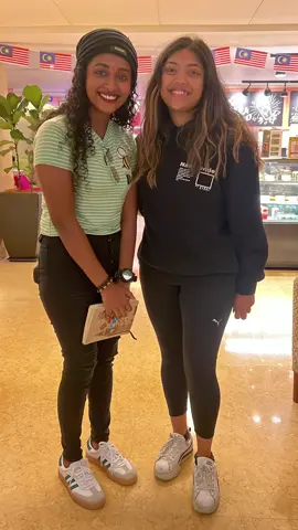 KHARESMA❤️‍🔥😍My Love for her voice 😫😭X words Laaa weyhhhh#kharesmaravichandranhiphoptamizha #hiphopthamizha #kualalumpur #noodlesmandde #curlyhair #fangirlcheck #dosupport #tiktokmalaysia🇲🇾 #showlove 