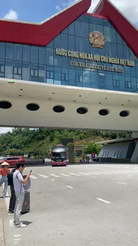 Nhịn tiktok gần 3 tháng rồi xin chào việt nam ạ#cuakhauquoctehuunghi #langson #huunghi #vietnam #trungquoc #china 