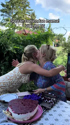 Mamin prvi iphone 😂😁❤️ @maki #fyp #gruuberka #milicagruber #gruberka #mamamaki  