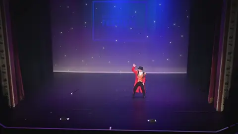 Our sensational Evan covering ‘Come Alive’ for his song and dance solo 🎭 #singing #acting #dancing #performingartsschool #competition #performersoftiktok #musicaltheatre #musicaltheatrekid #foryoupage #fyp #thegreatestshowman #musicals 