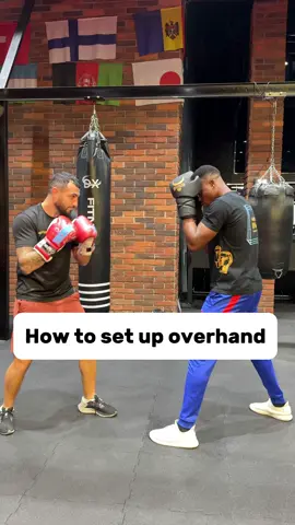 How to set up overhand🥊💪 #box#boxeo#boxing#boxinglife#boxinglifestyle #funny#boxingtraining#handwrapsboxing #dubai🇦🇪 #dubaibox#dubaiboxing#dubaiboxingcoach #dubaiboxingclub #armenia🇦🇲 