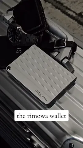 This is THE Rimowa wallet… 😍🤌🏻 #tiktoksg #rimowa #rimowaunboxing #rimowawallet @RIMOWA 