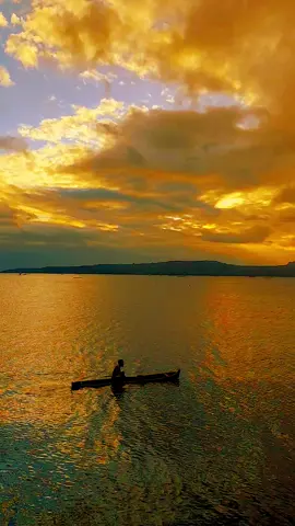 meski terlalu sulit untuk memahamimu🥀#fypシ゚viral #sunset #pelautsenja⚓ #butonpride🏝 #baubausulawesitenggara 