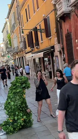 Girls and Jews #italia #funnyvideos #viral #prank #italy 