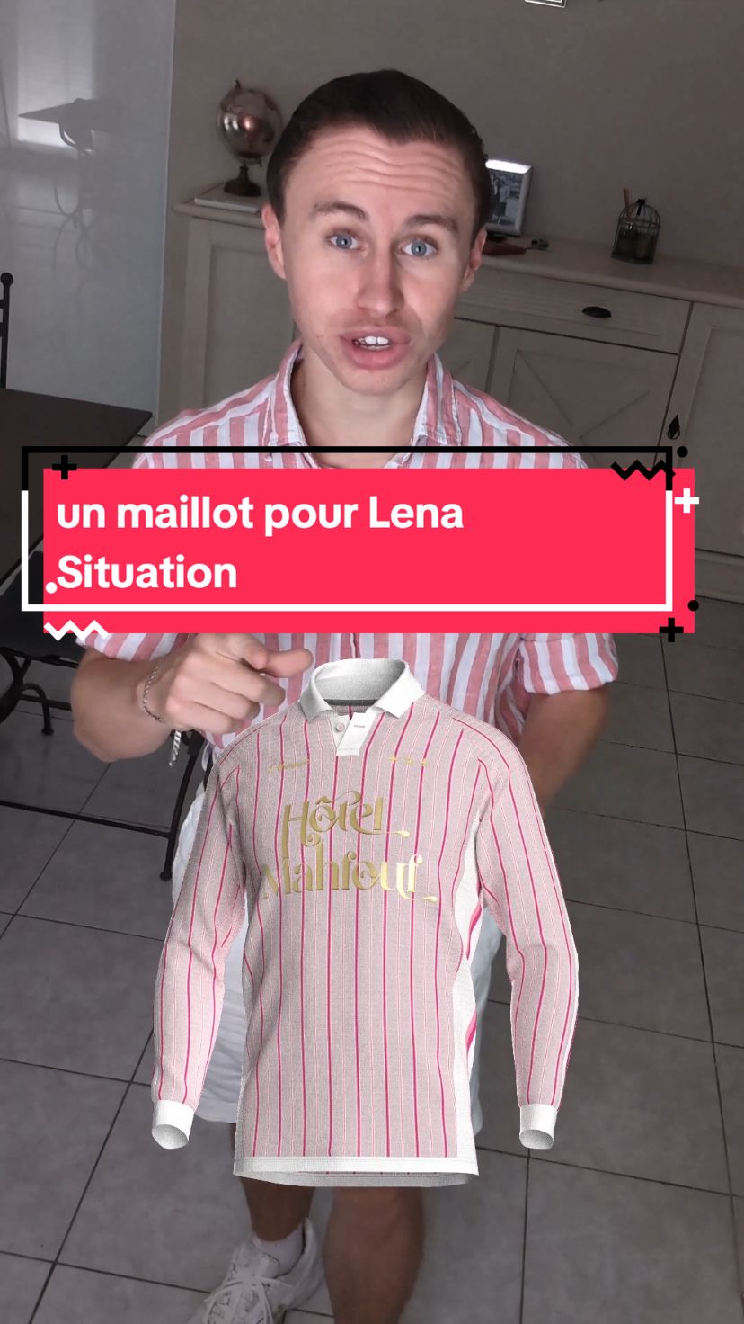 vidéo plus girly aujourd'hui, j'ai désigné un maillot pour @🏨 Hôtel Mahfouf 🏨 de @Lena Situations #lhumaine #lenasituations #football 