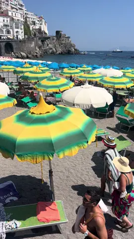 POV: Beach Umbrellas in Italy  #amalficoast #italiansummer #europeansummer #pov #calm #traveltiktok 