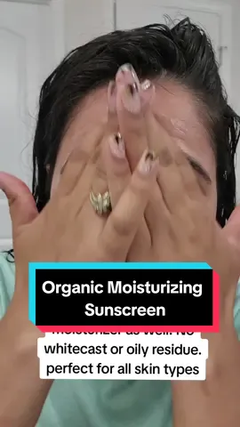 get it before it sells out #sunscreen #nowhitecast #skincare #skintok #koreansunscreen #ttshop #TikTokShop #tiktokshopbacktoschool #spotlightfinds #jaspreet #jaspreet9813 #fyp #foryoupage #foryou #fypage #spf50 #spf50pa➕➕➕ #usa 