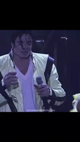 Thriller mix 👹 #michaeljackson #foryoupage #fyb #moonwalkers #mjinnocent #edits #kingofpop #music #viral #dance 