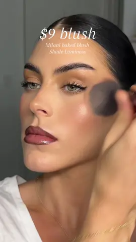 Beautiful peachy shade with a shimmer💖 @Milani Cosmetics #milanicosmetics #milaniblush #affordableblush 