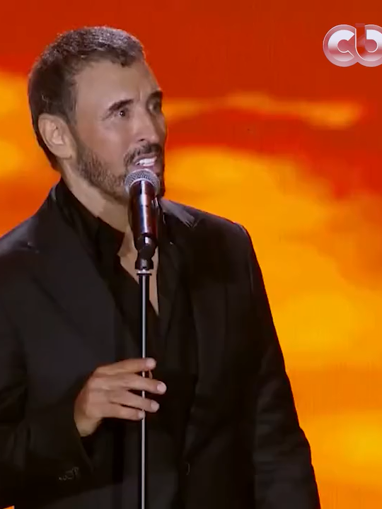 هل عندك شك أنك أحلى وأغلى امرأة في الدنيا؟! 🔥😍.. جمال كاظم الساهر وهو بيتغزل في محبوبته ❤️ #مهرجان_العلمين_الجديدة