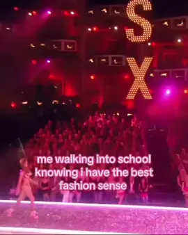 so many people are just a bit basic 😭 #adrianalima #adriana #fyp #fypage #Runway #victoriassecret #catwalk #relatable 