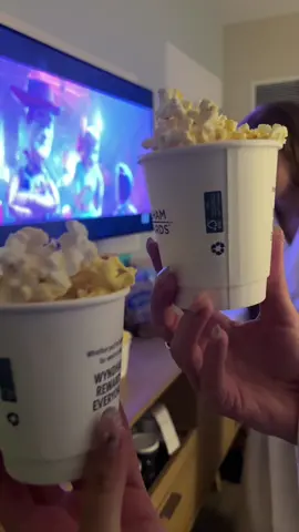 Hurricane preparedness #hurricanedebby #florida #hotelhack #tipsandtricks #popsecret #popcorn #snackhacks #hotelroom #hotel #vacay #hurricane #clearwaterbeach 