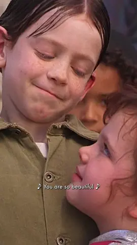 Alfalfa: 😮🎶 Darla: 🫠 Penelope Spheeris's THE LITTLE RASCALS was released in theaters on this day 30 years ago. #thelittlerascals #alfalfa #darla #alfalfaanddarla #1994 #1990s #90skids #nostalgia #younglove #childhoodmovies #movies #youaresobeautiful #joecocker #film 