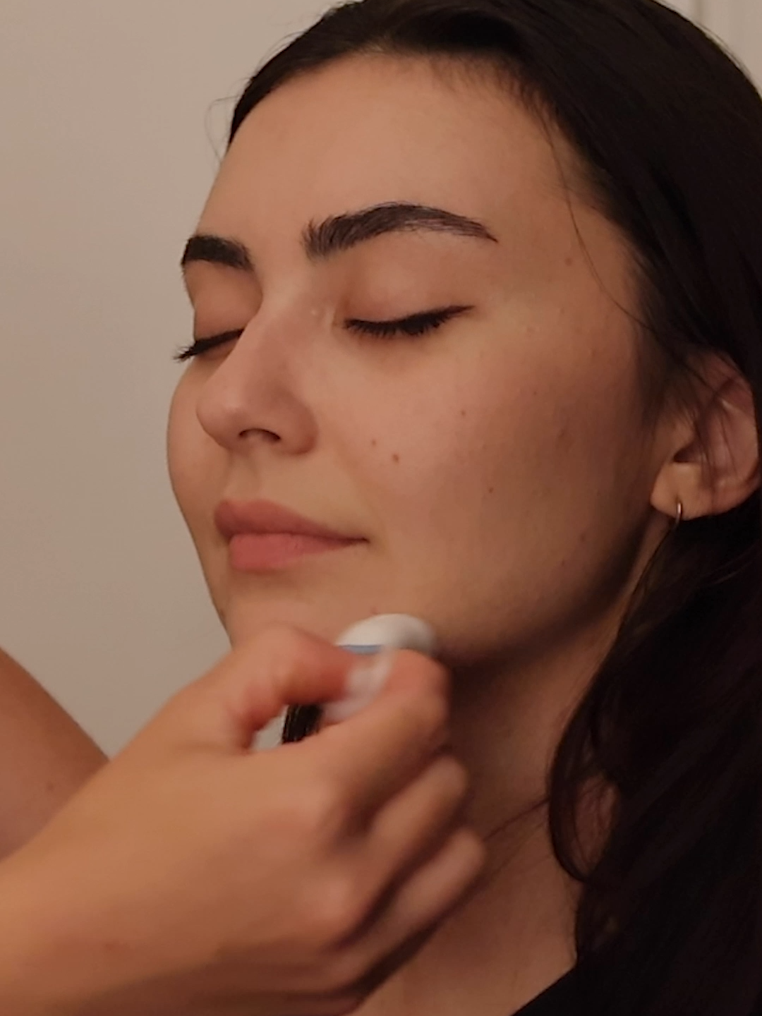 Sharp or dull test with the most soothing model voice 😴😴 #asmr #fyp #asmrsharpordull #asmrdoctor