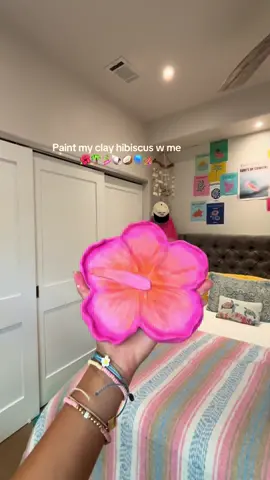 cant wait to put my jewlery on it!🌺🏄🏽‍♀️🌴🦈🥥🐚#surfergirl #viral #pinksurfboard #trend #fyp #Summer #coconutgirl #surfergirlroom #beachgirl #foryoupage #viralvideo #painting #hibiscus #clayhabiscus #art 