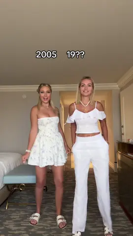Guess my mom age❓ #mumanddaughter #tiktokfamily #momontiktok @masha🩵 