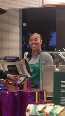 The Perfect StarBucks Approach❤️🥺 #fypシ #makmefamous #blowthisup #viral #emanrizz #rizz 