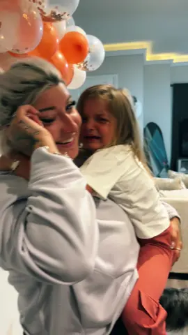 Dont worry shes fine🫡 #fy #fypage #givememymoney #toddlersoftiktok #prank #notfunny #sillygirls 
