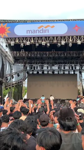 Intro the panturas gapernah gagal #thepanturas #tafsirmistik #ombakbesar #crowdsurf #sodfestival #soundofdowntownsurabaya #konsermusik #konsersurabaya #eventsurabaya #surabaya24jam #surabayaterkini #fyp 