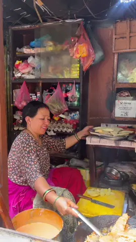 All these food just under 300?? 😱 This is Aunty’s Chicken Pakuda. Located near Pimbhal they serve really delicious local & stick food items. The shop opens from 1pm and is closed on Saturdays. 📍Auntys Chicken Pakuda(Google maps available) #pimbhal #patan #localfood #flavorfulnepal