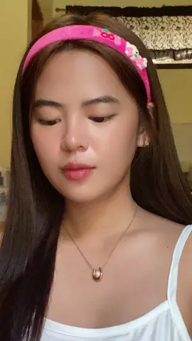 Bi yung headband daw bi! HAHHHAHAHA