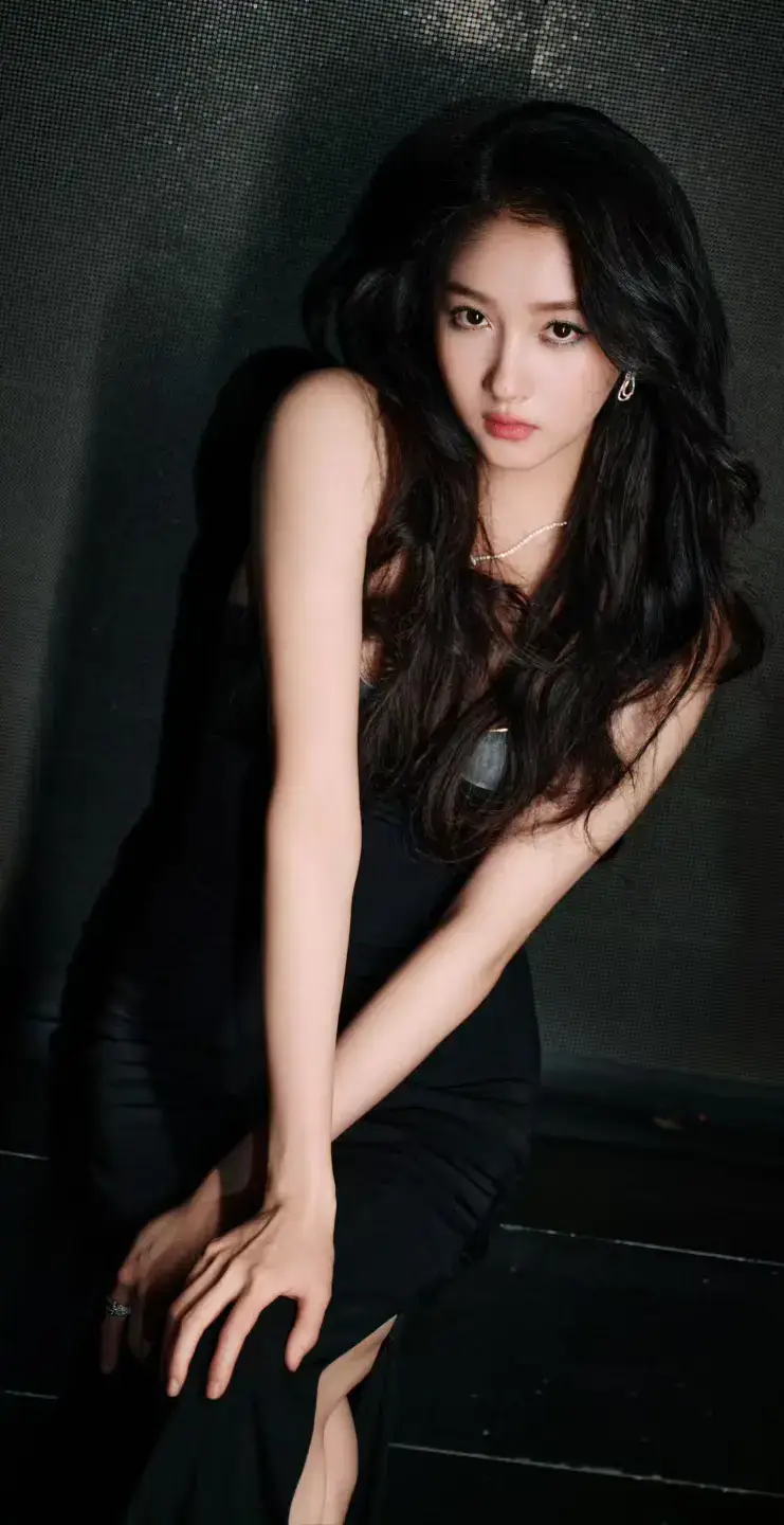 🖤🔥 #guanxiaotong #关晓彤 #GabrielleGuan #stronger917 #chineseactress #fyp 