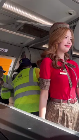 Hôm đó đi làm có gió xinh 🥰 #gabriellabui #vietjet #cabincrew 