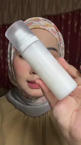 Try this tips. Thanks me later 😉🫶🏻 #seamakeupsettingspray  #seamakeup #seamakeupsandwichmethod #sandwhichmethodmakeup 