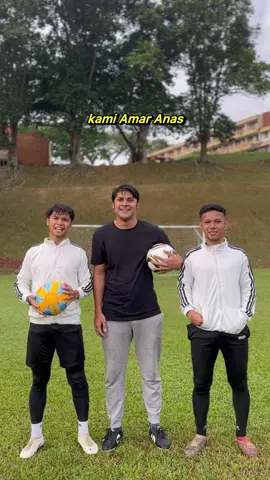 football challenge dengan idola youtuber guys! #bolasepak #football #SukanDiTikTok #sportsontiktok @Syafiq Ahmad 