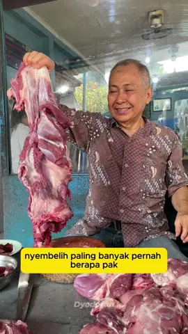 Salah satu warung sate kambing legend di Jogja lur. Dulu mereka jualan sate kambing di Jakarta, terus tahun 1996 mereka pindah ke Jogja.  Ternyata banyak yang suka, dan pelanggannya banyak. Bahkan kalau pas rame bisa habis 4 ekor Kambing. Agak nyesel baru tahu warung sate ini, soalnya enak lur, kamu harus coba! #sate #satekambing #tongseng #jogja #kulinerjogja #dyodoran 