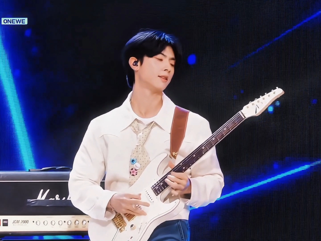 ଘ(੭ˊᵕˋ)੭* ੈ✩‧₊⋆⭒˚｡⋆*ੈ✩‧ #ONEWE #원위 #yonghoon #kanghyun #harin #dongmyeong #giuk #용훈 #강현 #하린 #동명 #기욱 #kband #guitarsolo 
