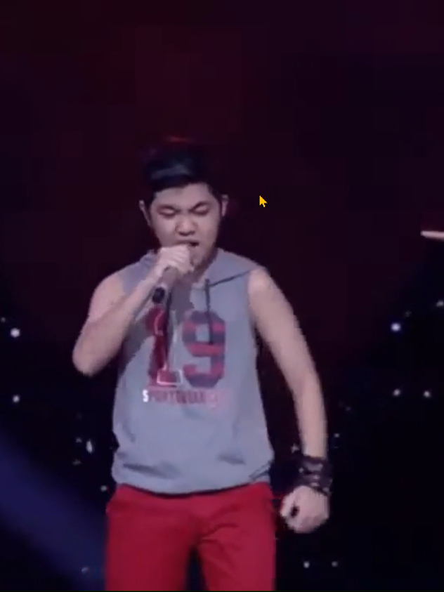 Hai vk ck Caprhy sao mà giống nhau dữ vậy. Hồi bé Cap cũng hiphop giọng khàn đồ, lớn có Rhyder :v #hoangducduythevoice #captain #rhyder #caprhy #anhtraisayhi