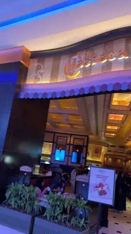 #foodreview #Foodie #cheesecake #cheesecakefactory #Recipe #foodvlog #foodvideo #foodies #FoodLover #foodiesoftiktok #dubai #dubaimall #food #pasta #pastalover #pastatiktok #chicken #cake #restaurant #voiceover 