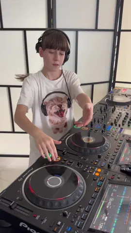 My biggest dream and goal for now is to play on @Tomorrowland next year, will you come when I play? 🙌❤️‍🔥🥳