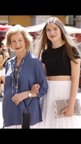 In the streets of Mallorca (06/08/24)#queensofia #queenletizia #princessleonor #infantasofia 