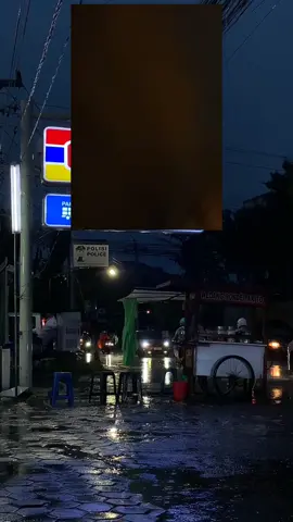 kowe kesasar Neng ngendi leng 😌😏🥀#kurangbakohpie #jerediliwatibarengbareng #kudupiyeaku #draftvideo #storywhatsapp #capcut_edit #fypsounds #banyuwangitiktok #banyuwangi24jam #vibessad #jowostory #story #sad @Lee Cheng Shuwii @gardewatemplate 