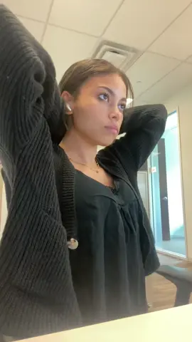 Heatless curls didnt work out today #officesiren #heatlesscurls #keratintreatment #curlyhair #hairgrowth 