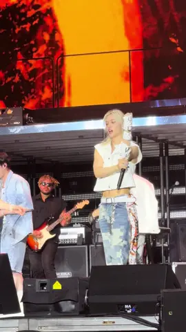 felix just being felix @Stray Kids #straykids #lollapalooza 