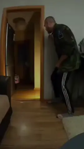 If you really want to scare someone just send them this 🤣 #halloween #foryou #foryoupage #foryoupagethis #viral #foryoupage❤️❤️ #viral_video #share #viraltiktok #foryoupageofficiall #foryoupagе #jumpscare #jumpscarevideo #pennywise #it #jumpscarealert #jumpscared #funny #funnyvideos #meme #memestiktok #horrortiktok #horrorfilm #horrormovie 