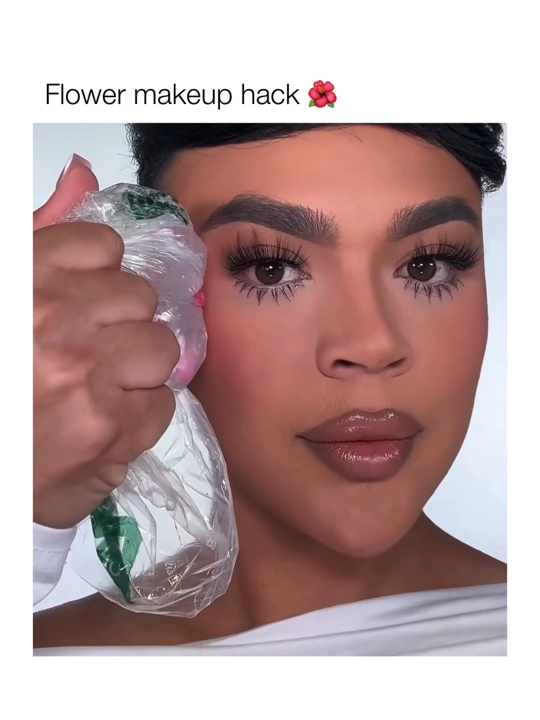Love or pass on this hack?!😍 @laviedunprince1 #makeuphacks #fypシ゚viral