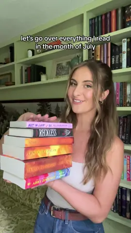 JULY READING WRAP UP 📚 #julyreads #readingwrapup #whatireadthismonth #romantasybooks 
