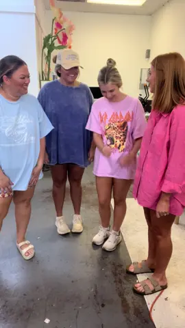 “Why aren’t yall clapping??”  #gimmemymoney #money #prank #trending #viral #boutique ##givememymoney #funny #mississippi 