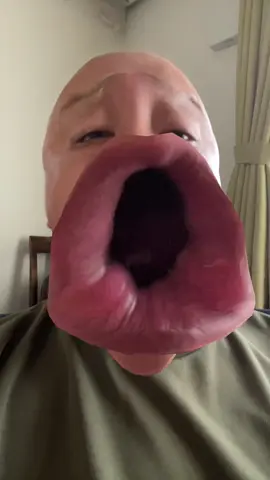 Singing bald man #shorts #funny #virall  #ハイパーフェイス 