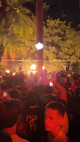 Que elegancia foi essa Pedrinho!? 😮‍💨 . Good Times at Douha Club 📍Maringa- PR . Pré Open Winter ❄️ . @illusionizemusic  . #illusionaize #goostimes #maringa #maringapr #drop #videodrop #afrohouse #afrohousemusic #housemusic #housemusiclovers #housemusicalllifelong #fy #fyp #fypage #amantesdoeletronico 