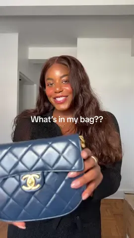 Whats in your bag? 🩰🩰✨✨ #fyp #whatsinmybag #wimb #unboxing 